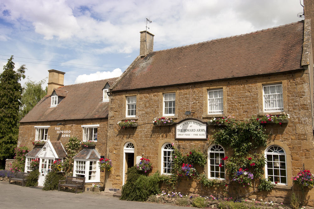 The Howard Arms Illmington Exterior photo