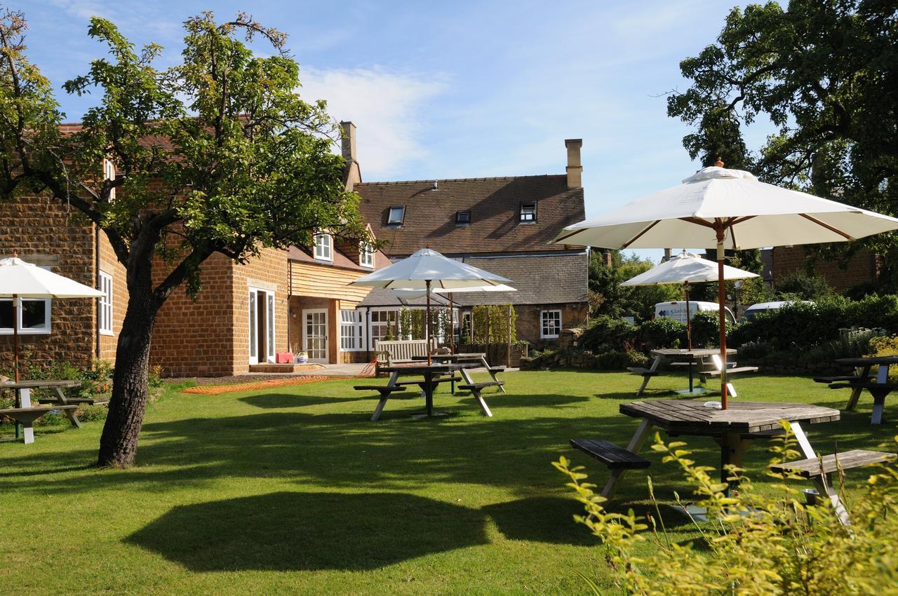 The Howard Arms Illmington Exterior photo