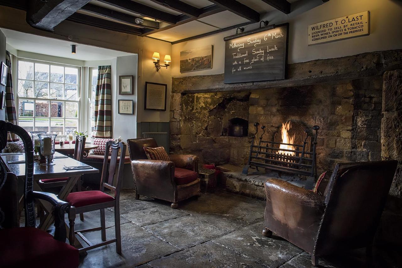 The Howard Arms Illmington Exterior photo